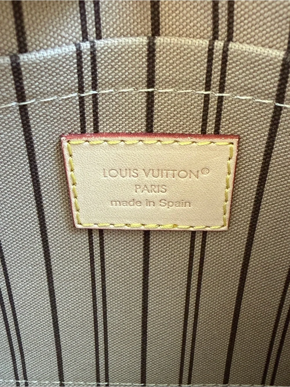 NWT Authentic Louis Vuitton Neverfull MM Tote 2026